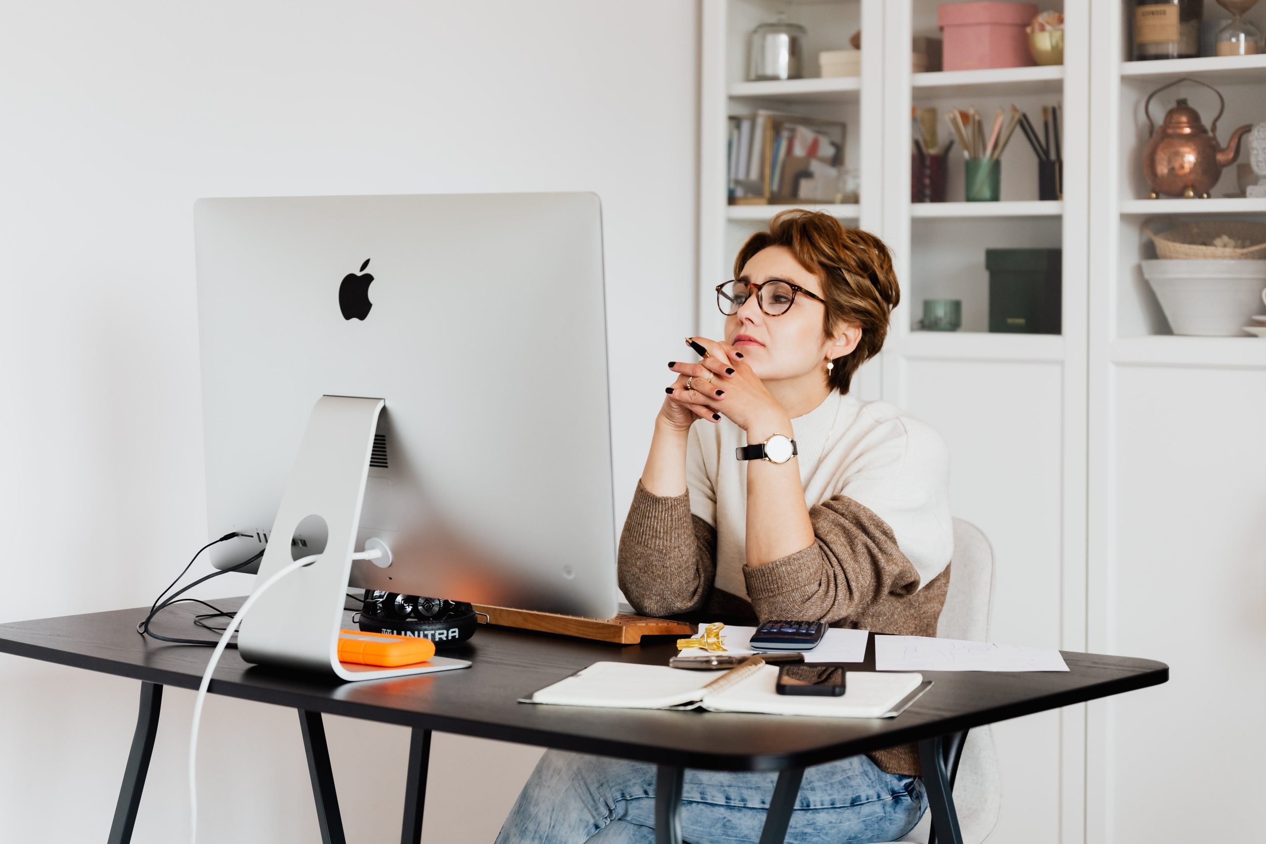 Sharing Complex Content Through Storytelling